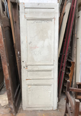 Ancienne porte blanche de récupération