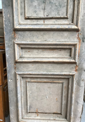 Porte ancienne moulurée en bois