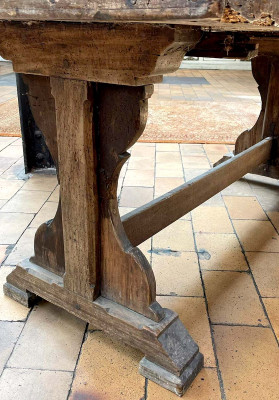 Table de monastère feet