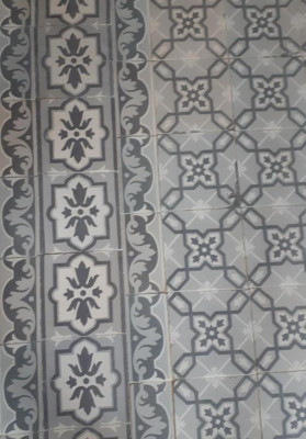 Carreaux de ciment anciens gris