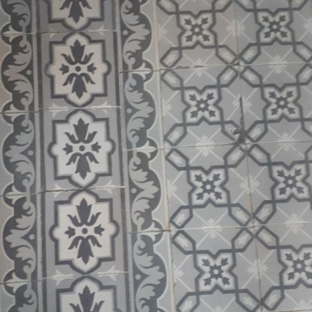 Carreaux de ciment anciens gris