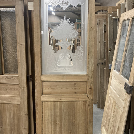 Belle porte ancienne en bois avec verre gravé