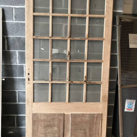 Large porte vitrée en bois