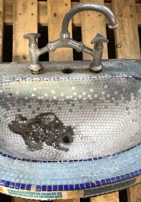 Lavabo mosaïque bleu