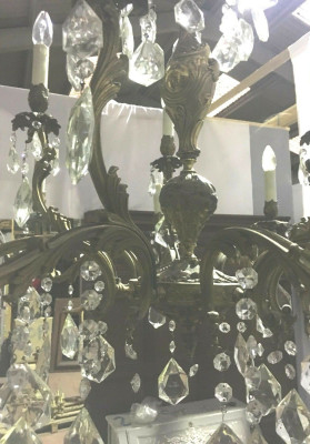 Lustre de style Louis XV en bronze