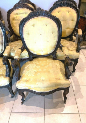 Suite de huit Fauteuils Napoléon III