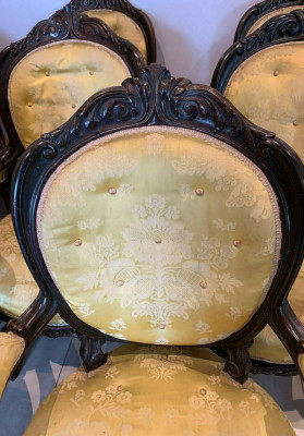 Suite de huit Fauteuils Napoléon III