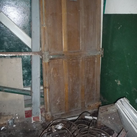 ANCIENNE PORTE CHAMBRE FROIDE EN BOIS