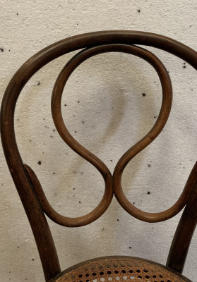 THONET Chaise haute ou Tabouret en bois courbé