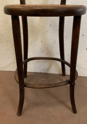 THONET Chaise haute ou Tabouret en bois courbé