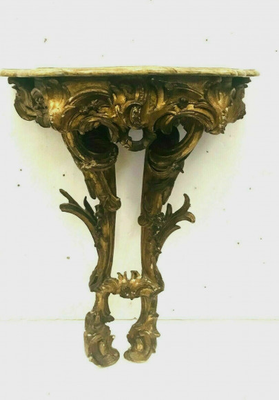 console murale en bois sculpté doré